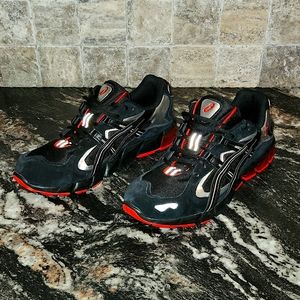 NEW Asics Gel-Kayano black/red Size 11.5